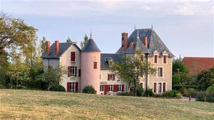 Chateau de La Combe de Lancey Prestige Transaction