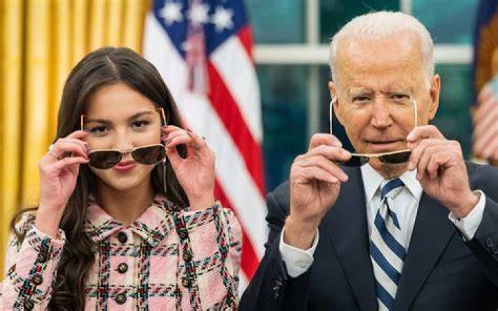 How Did Olivia Rodrigo Famous? LaptrinhX / News