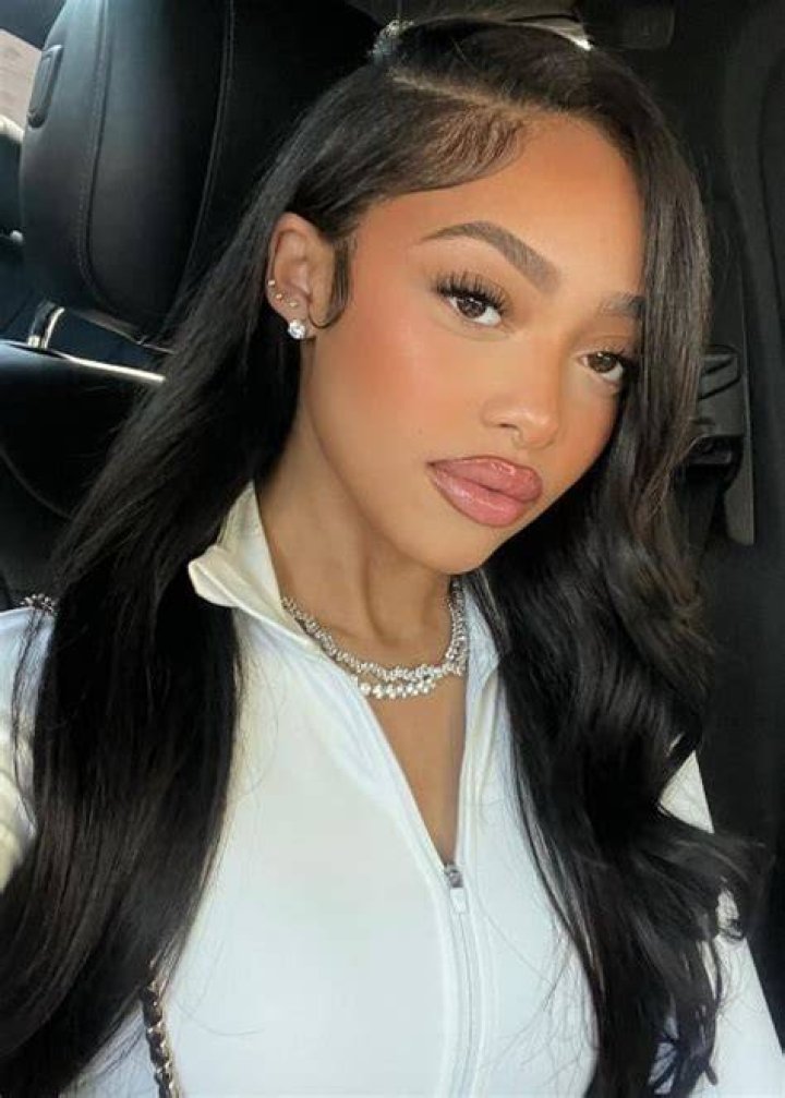 Jodie Woods on Instagram &ldquo;FACE CARD!&rdquo; Light makeup looks, Brown