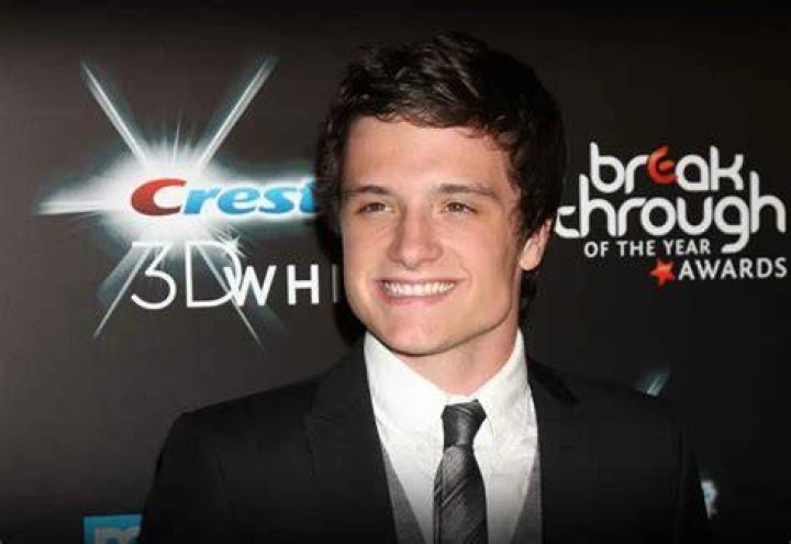 Josh Hutcherson Height, Age, Net Worth, Dating, Girlfriend, Facts