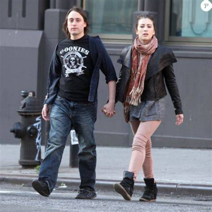 Kieran Culkin et sa compagne Jazz Charton dans les rues de Soho, New