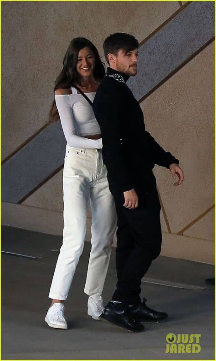 Louis Tomlinson and Eleanor Calder 24 Celebrity Couples Who Have