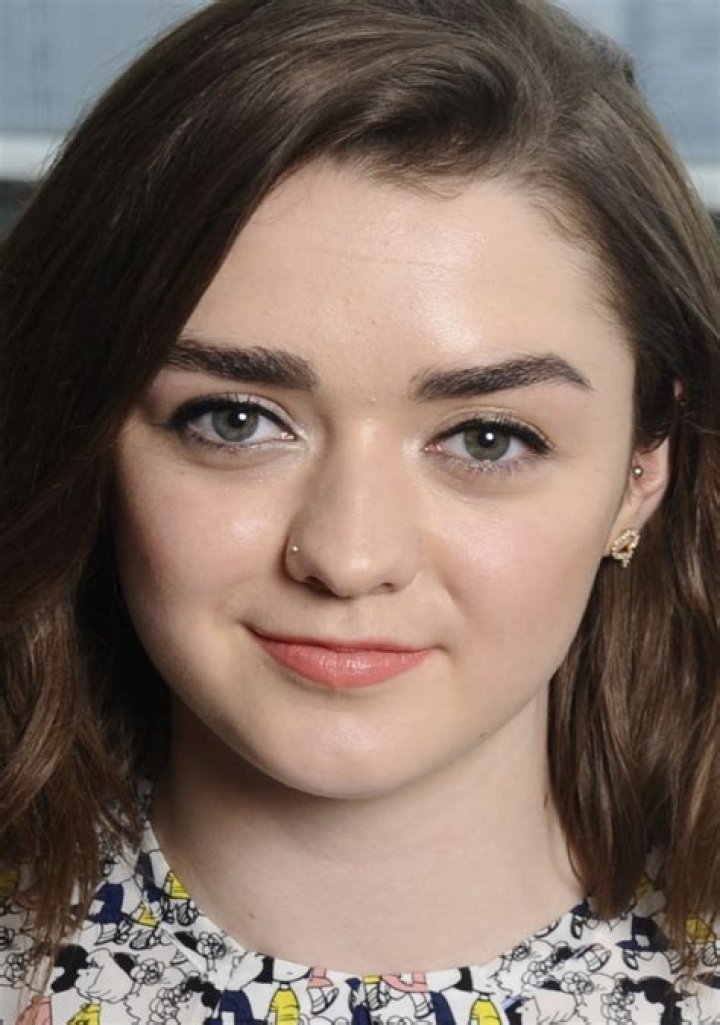 Maisie Williams Celebrities Born in 1997 POPSUGAR Celebrity Photo 1