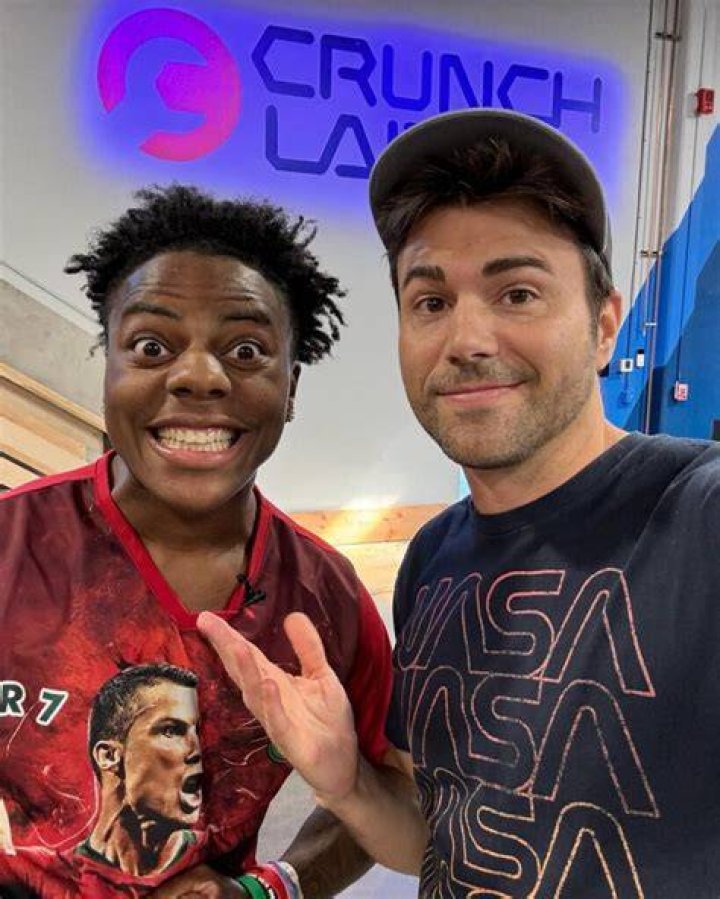 Mark Rober’s Wife Stays Behind the Scenes Distractify Shining a