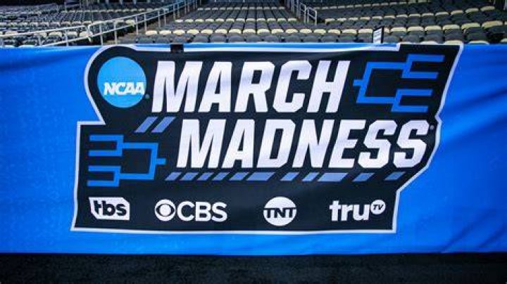 NCAA Tournament CBS's Ian Eagle talks Villanova, going viral after