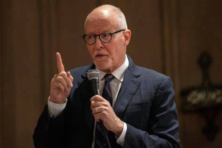 Paul Vallas jumps in race for mayor of Chicago, calls Rahm Emanuel a