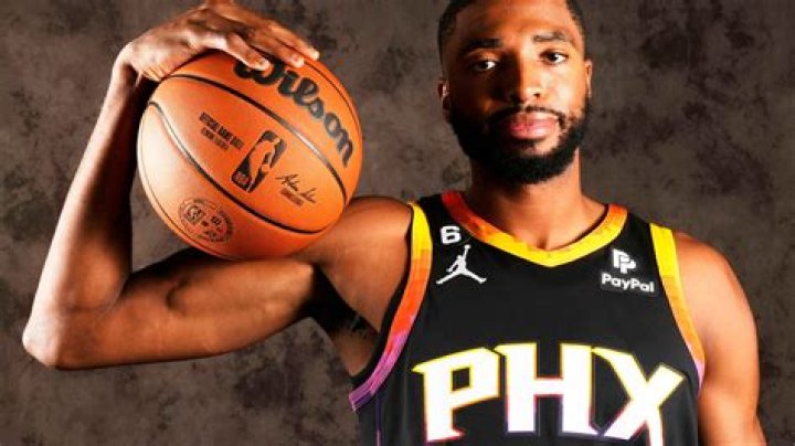 People Think Mikal Bridges Is Miles Bridges&rsquo; Brother