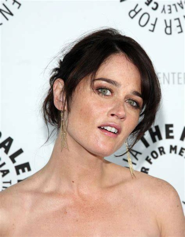 Pin on Robin Tunney