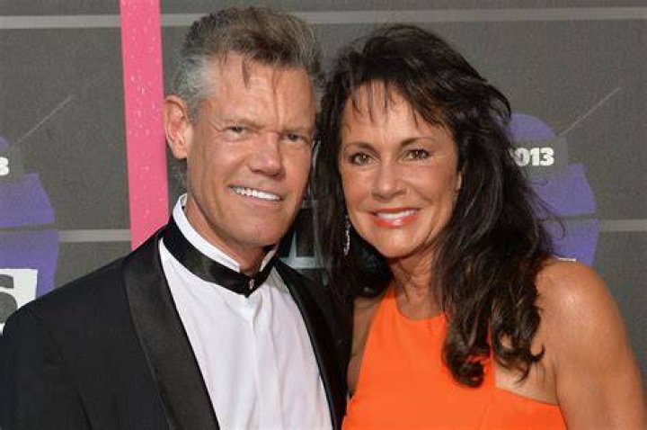 Randy Travis&rsquo; Fiancee Says Prayers Have Helped Mend Singer&rsquo;s Heart