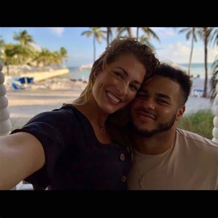 Who is Kelly Jo, Girlfriend of T.J. Edwards? His Parents, Family